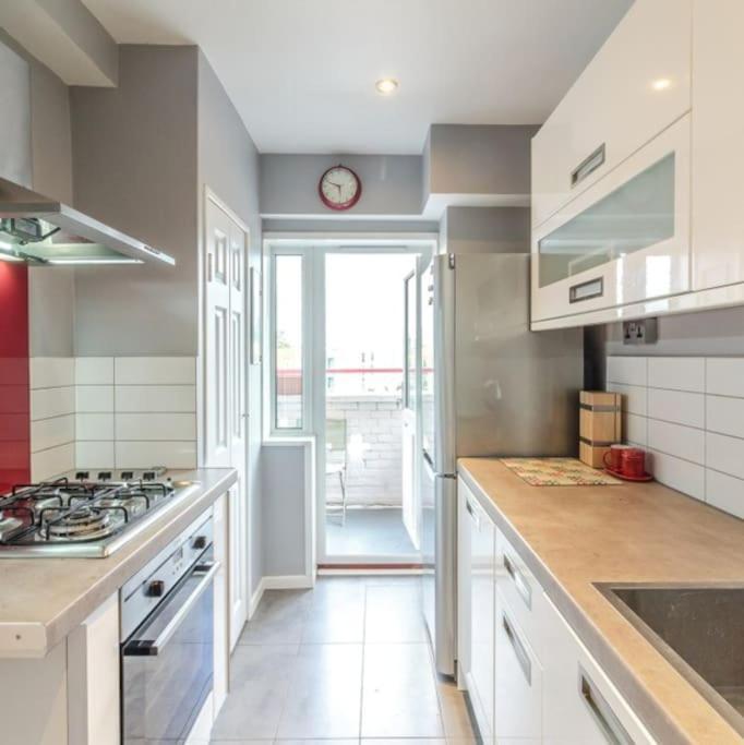 Top Floor 1 Bedroom Apartment With Views Over 伦敦 外观 照片